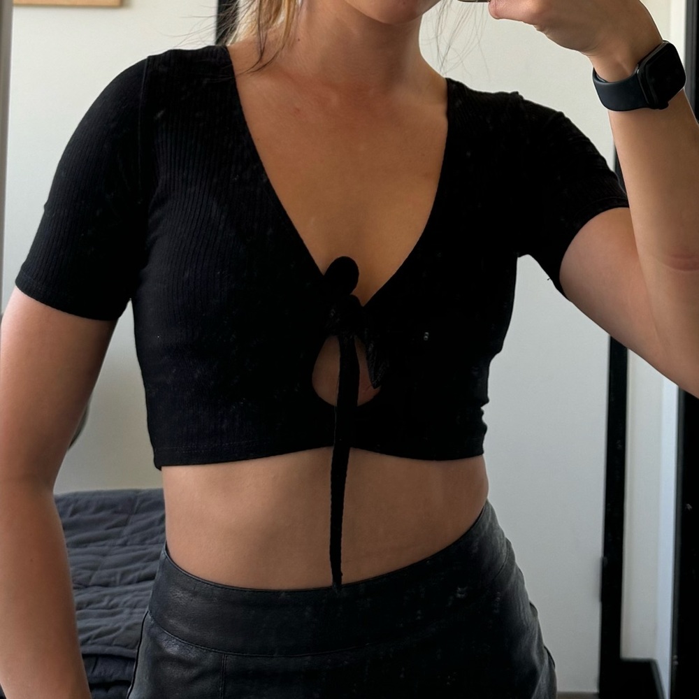 Pacsun Black short sleeve crop top